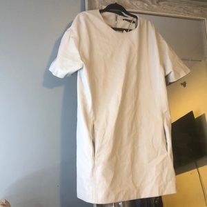 Off white leather dress Zara size XL and it’s NWT